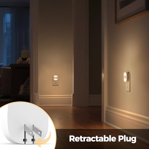 Foldable plug-in night light 4-pack with dusk-to-dawn sensor