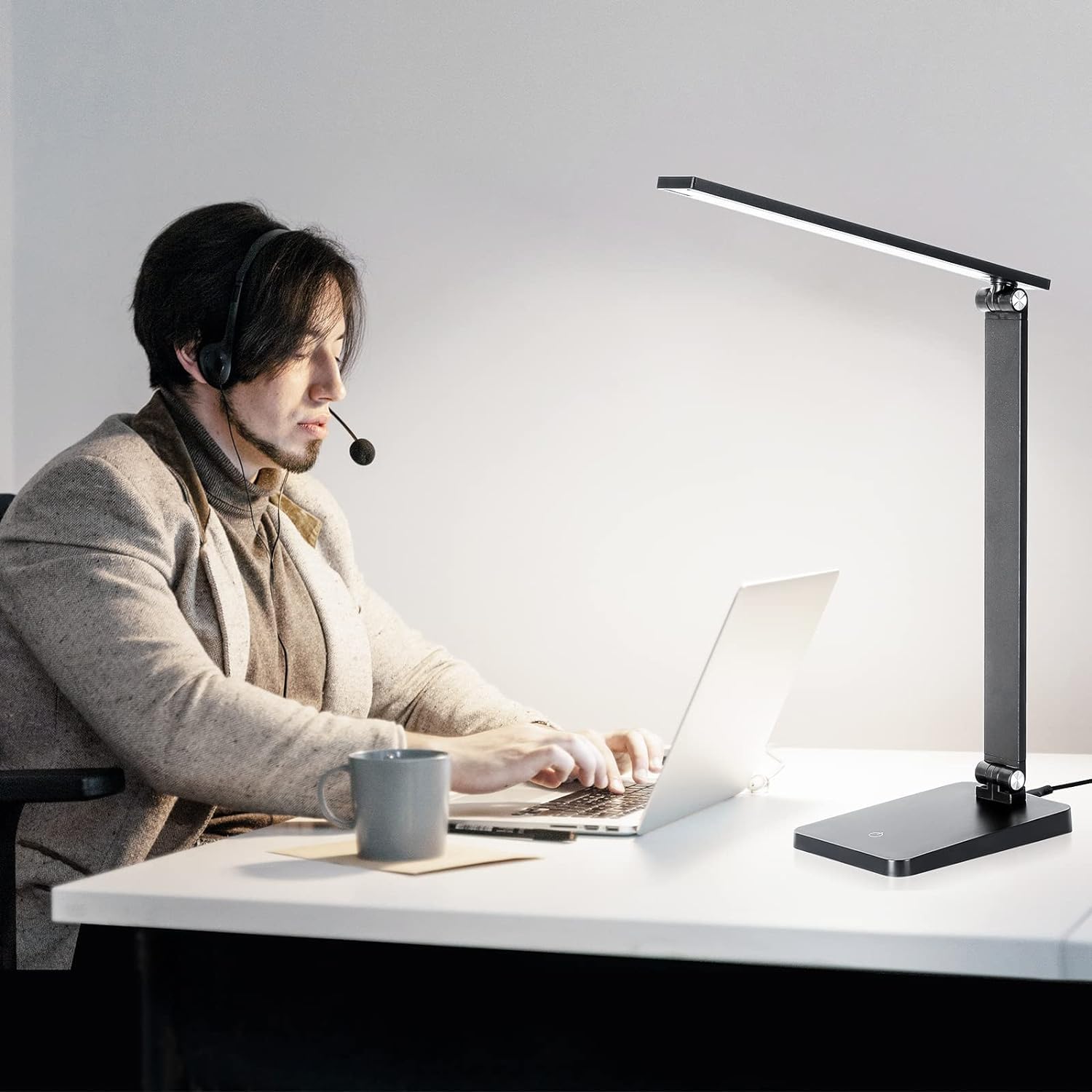 LED Desk Lamp 3-Level Dimmable – 8W, 5000K Daylight, USB Charging Port, Memory Function for Home Office & Study